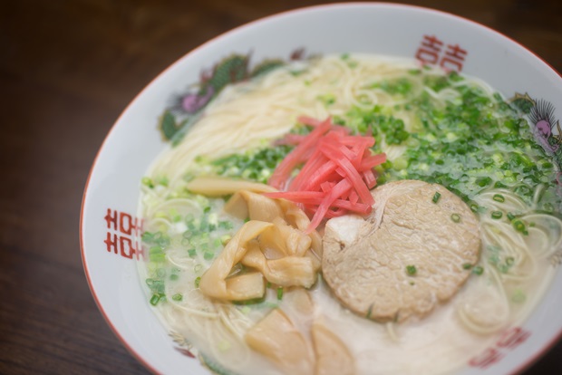 とんこつ、しょうゆ、味噌味、塩味どのラーメンが1番好き？100人の意見が対決！